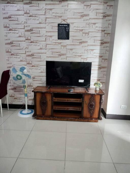 Cubao Manhattan Heights, Unit 8Bc Tower B, 1 Br Manila Exterior foto