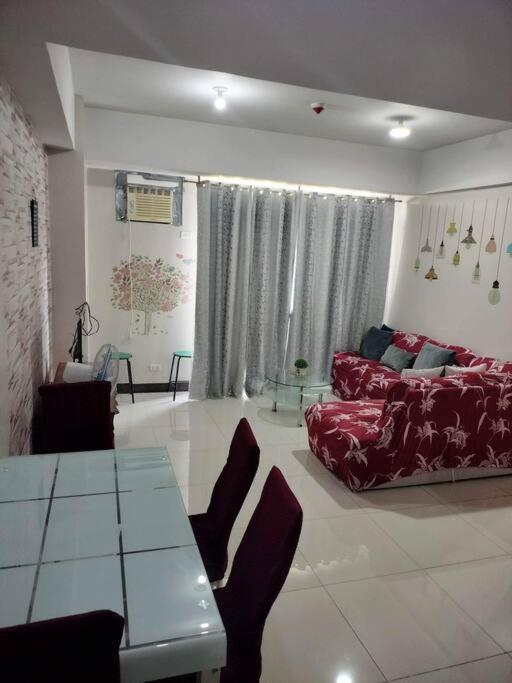Cubao Manhattan Heights, Unit 8Bc Tower B, 1 Br Manila Exterior foto