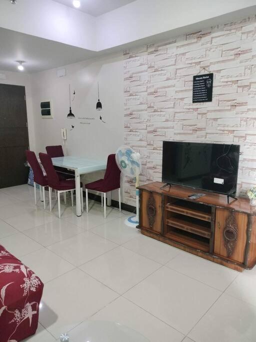 Cubao Manhattan Heights, Unit 8Bc Tower B, 1 Br Manila Exterior foto
