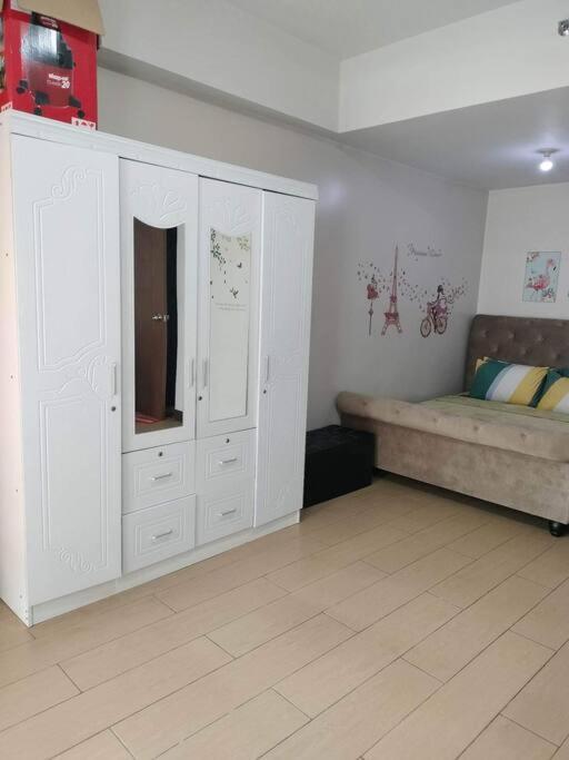 Cubao Manhattan Heights, Unit 8Bc Tower B, 1 Br Manila Exterior foto